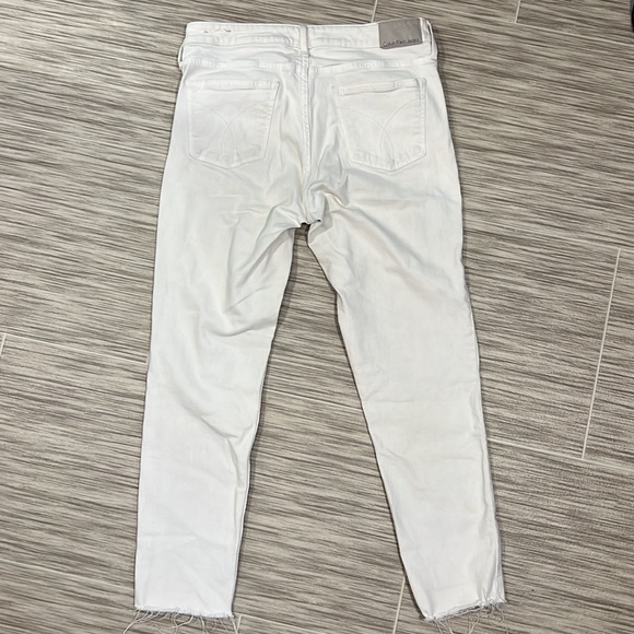 Calvin Klein White Ripped Capris/Cropped Jeans - 12 - Picture 3 of 7